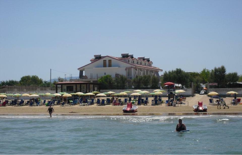 Hotel Centro Turistico La Perla Del Gargano Foce Varano Exteriér fotografie