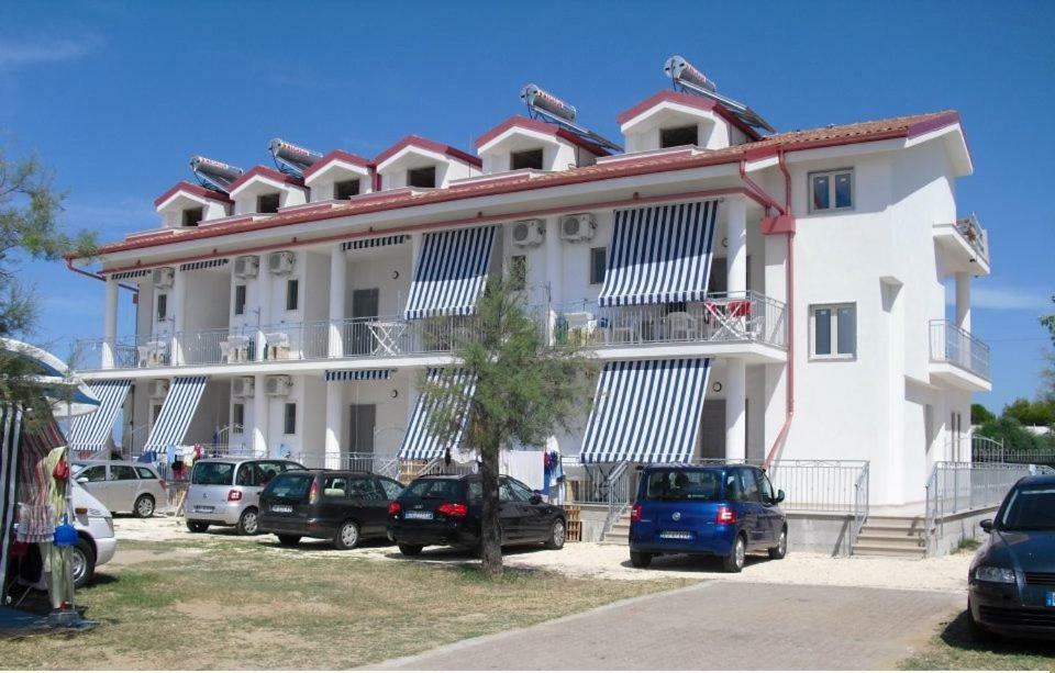 Hotel Centro Turistico La Perla Del Gargano Foce Varano Exteriér fotografie